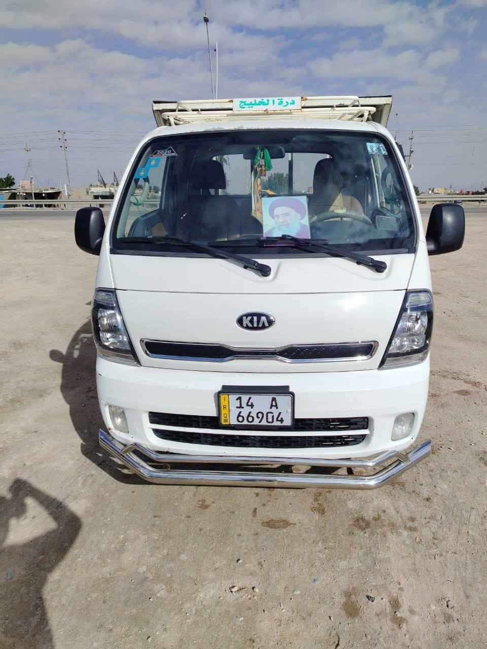 سلام وعليكم كيه فحل مفتوح موديل ٢٠ب سمي رقم انكليزي سيارة كفاله عامه مكينه كير كفاله تبريد تتفئه كل شغال سنويه ل٣٠ محورة تاير وستد تخم تاير جديد حداه جديده سيارة جاهزه من كلشي مكاني بصرة شط العرب السعر ١٥٥وبيه مجال ***********
