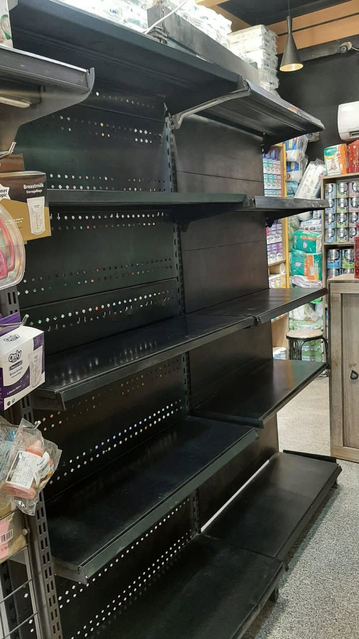 عارضات للبيع مستخدم تفيد للمحلات وتفيد للتخزين وتفيد للعرض وللمخازن
السعر للعارضتين ب ٢٠٠ الف وبي مجال قليل

العنوان بغداد الغزاليه

للتواصل على الرقم ***********
