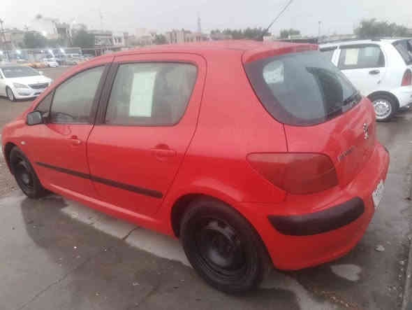 بيجو فرنسي ٢٠٠٥  السياره مكفوله بدون صبغ نضيفه جدا وجاهزه ماشيه ١٢٠ محرك كير كفاله تخم تاير تدفئه وتبريد تراي حلو وناعمه كهرباء شركه دواخل نضيفه جدا شاشه كامره ريموت كونترول سنتر لوك سنويه وهزه جديده تحويل مباشر العنوان البياع البيع المباشر السعر ٥٨ للاتصال *********** بغداد
