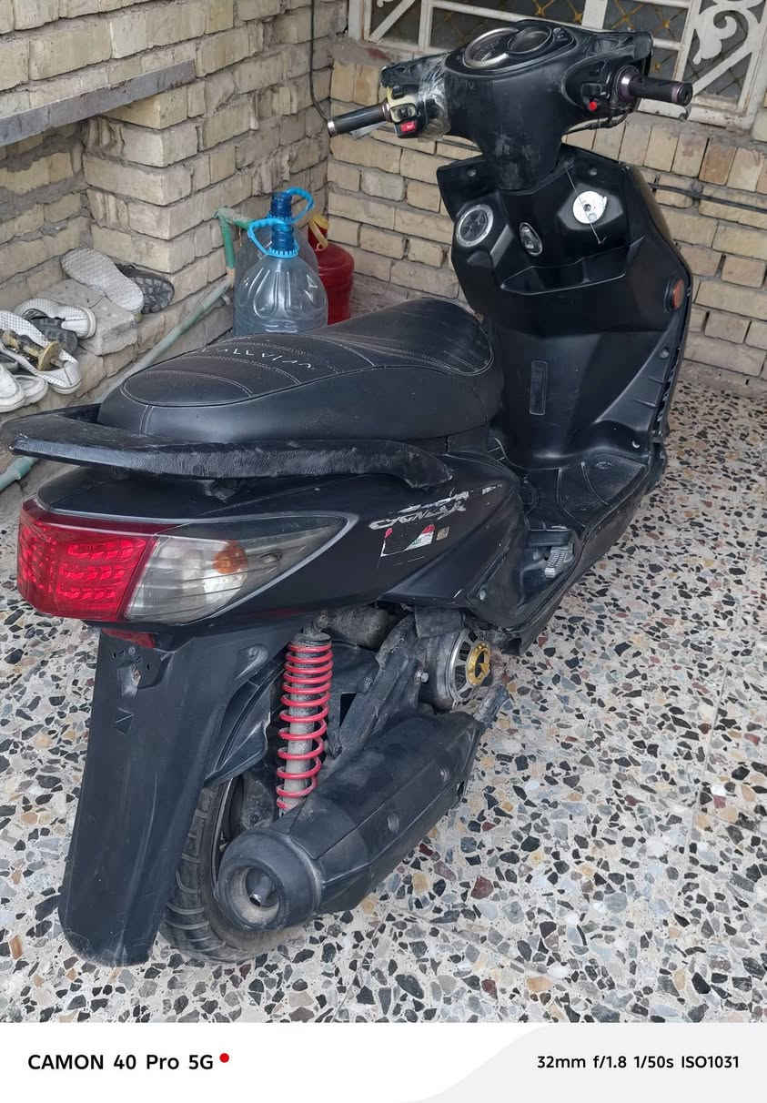 السلام عليكم دراجه سكنس فحل مكينه نضيفه نوزل خطين رايدها ب 500 هاذ رقمي ***********
