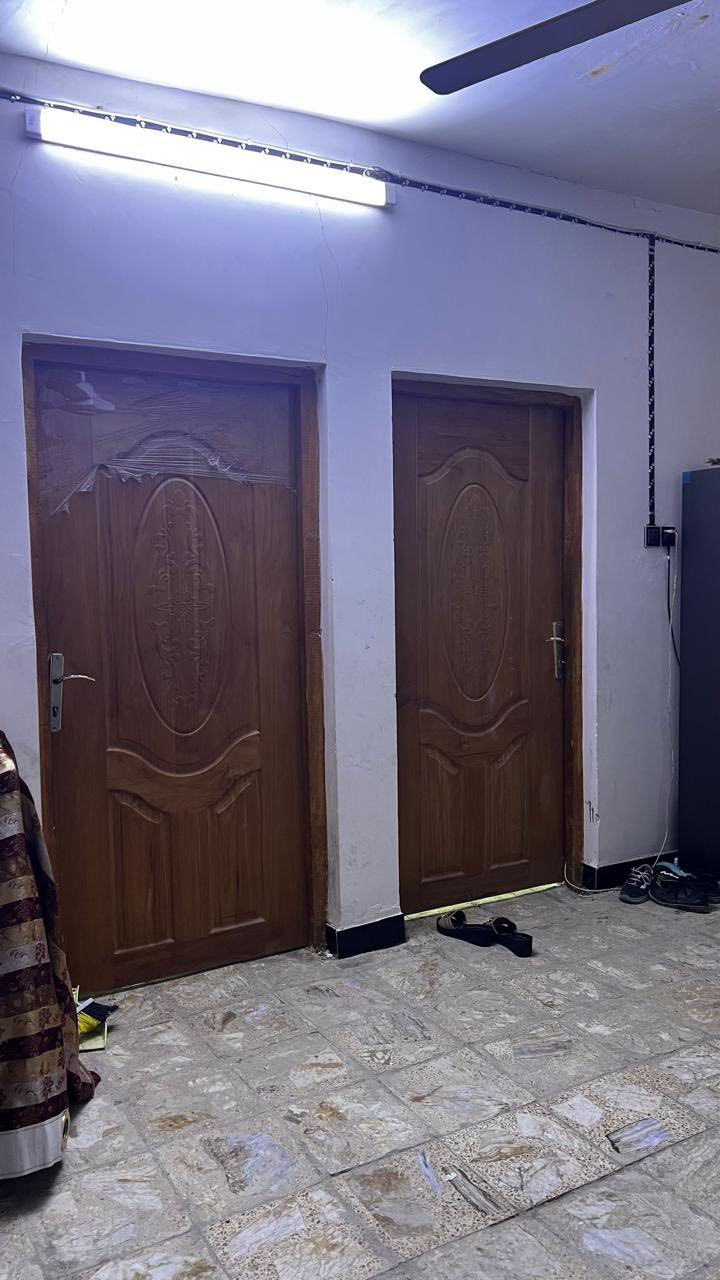 السلام عليكم بسبب الوعود الكاذبه اعيد النشر دار زراعي في السهله مقابيل مستشفى الفرات وبيت عدنان الزرفي قريب كلش على صاحب الزمان 170 متر بناء قديم فقط المطبخ والاستقبال مرمييهن ابيعلك عرصه مقابيله ساحه ب60 وبي مجال  غرفتين وصاله وستقبال ومطبخ حمامات 2 منوورعدد 2…..
غير متواجد بلفيس للاستفسار  ‭ ‭0782 966 3374‬
