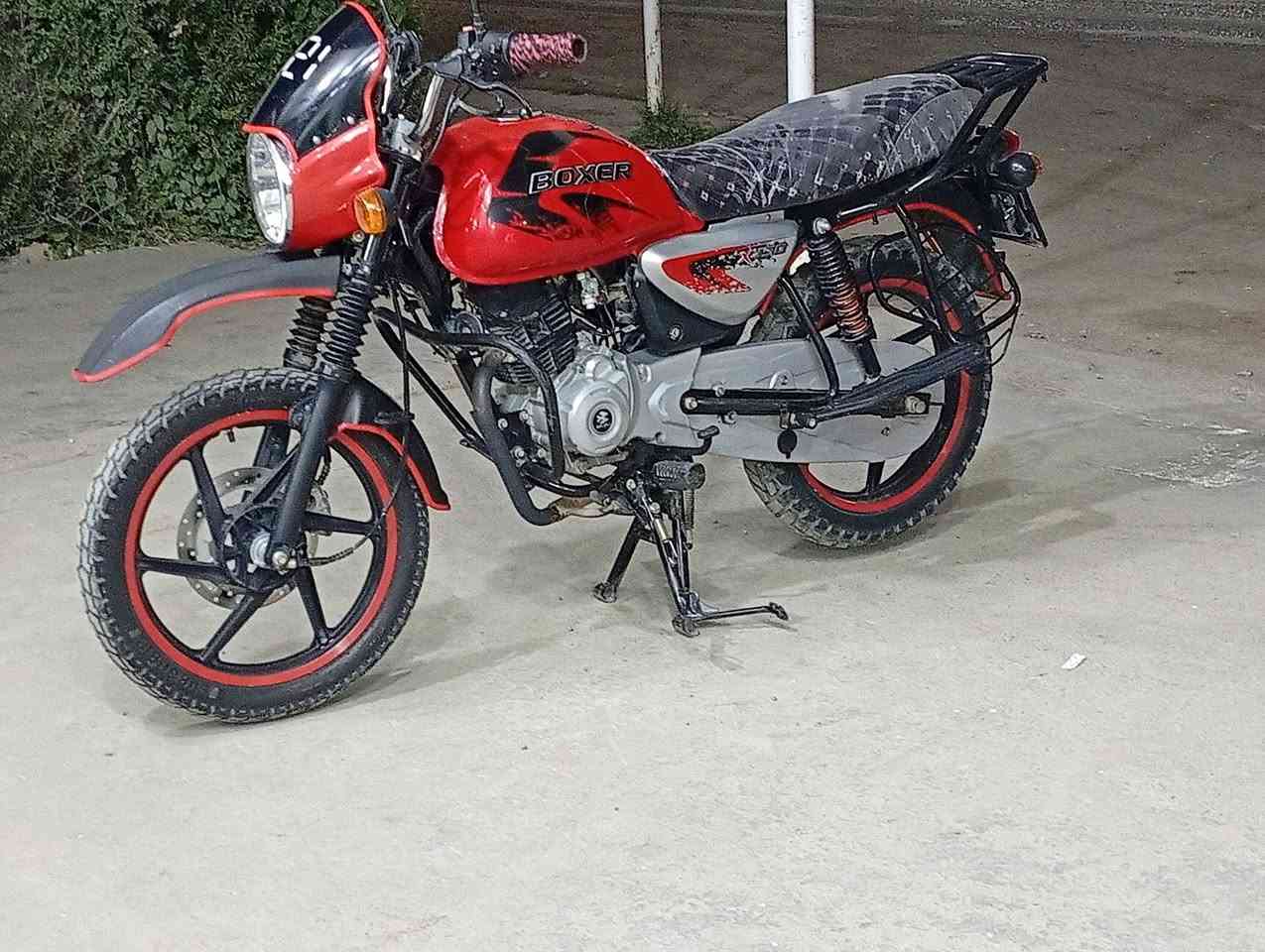 السلام عليكم 
دراجه بوكسر 
الموديل ٢٠٢١ 
مرقم ورقم انكليزي وباسمي احولك ثاني يوم 
النظافه مثل مادشوف بصوره وانظف بعددد 
مكينه مكفوله كفاله عامه من كلشي خرسه متسمع صوته 
اي نقص مابيه تأخذه دراجه كامله 
رقم هاتف ***********
