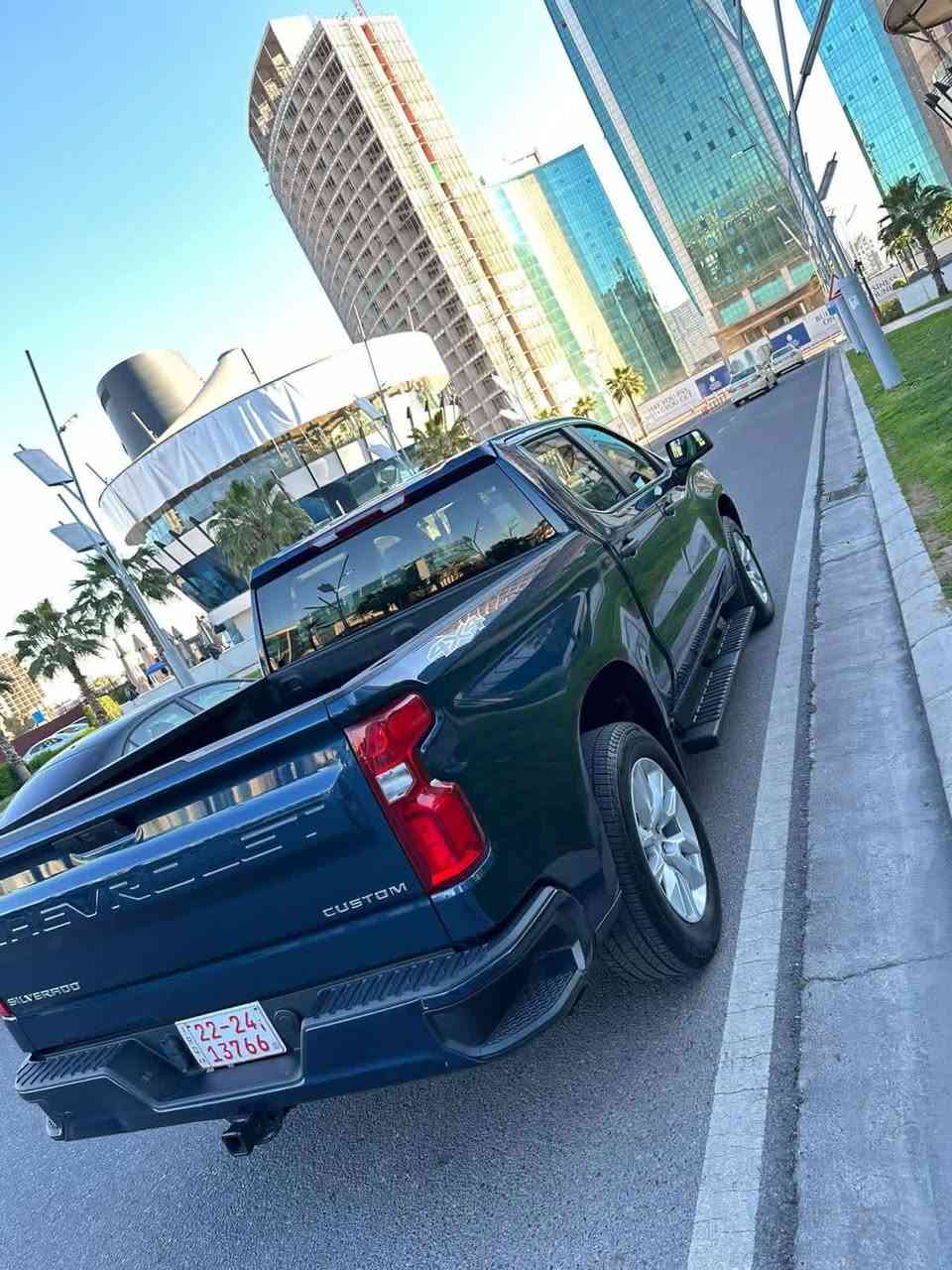 السلام عليكم /بيع فقط ماراوس 
شوفرليت سلفرادو 2022
رقم اربيل سنويه ل 2029
باب كبير بدي قصير
مكينة ٤ سلندر توين توربو 2700

- محرك ٤ سلندر  2.7 توين توربو المرغوب القدرة الحصانية 310 حصان وعزم دوران 569 نيوتن متر يعني فرة سريعة صاروخ واقتصادي بالبانزين واللي يحب يجي يطلع تراي يجرب بنفسه
- گير ٨ نمر طيارة 
- رادار امامي داتا شو يتحسس حراري 
- باب طويل بدي قصير المرغوب
- كشن كهرباء
- تبريد امامي خلفي
- شاشة وسطية تدعم CarPlay واير ليس يعني النظام الحديث 
- فور ويل درايف
- باب بدي كهرباء وتغليف بدي 

ماشية 30000 ميل
ضرر/ جاملغ جهة اليسر 
ايرباك ستيرن مرجع سستم
مواصفات السيارة …

لايتات فول LED
4x4 دفع رباعي 
اضاءة في البدي 
اوتو ستوب
تحديد مسار
رادار امامي 
شاشه ابل كار
كامره 
USB + USB c
لايت اوتو
وباقي مواصفات السيارة المعتمدة من الشركة
شاشة وقاصه والى اخره……
سعر 267 مجال بسيط 
مكان السياره ديالى دلي عباس 
***********
***********
