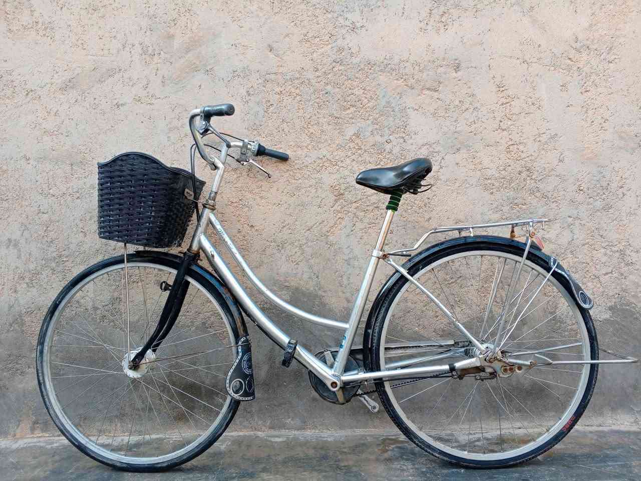 باسكل حجم 27للبيع نضيف عين سحريه شغاله بريك شغال كير شغال للاستفسار ***********
