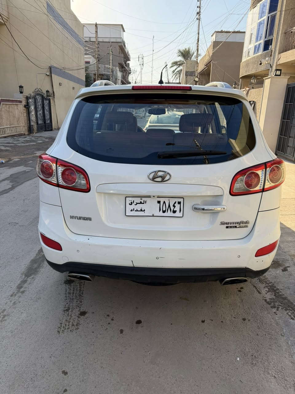 سنتافي ٢٠١١ 
خليجي وكالة القاصد بدون ضربة 
صارت بيها طخه بالجاملغ الخلفي هنا ببغداد وتصلح بدون معجون بس صبغ خفيف 
مواصفاتها فول عدا البصمه 
٦ سلندر 
كشن جلد 
سلايد 
٣ قطع تبريد 
تبريد بيانو
السياره ع أيدي من ٢٠١١ الرقم إني احوله للمشتري ان شاء الله 
السعر 13.700 دولار وبيها مجال للشراي 
*********** 
موجود ع الفيس موجود بس اتصال
