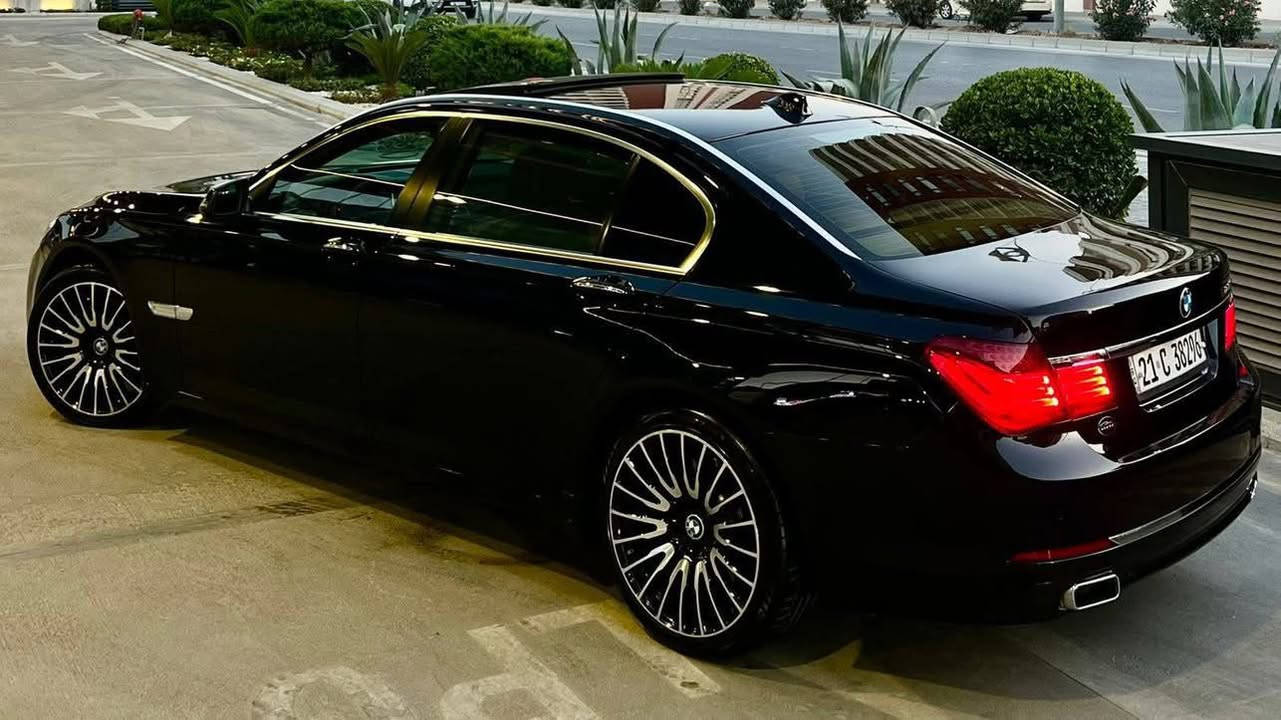 السلام عليكم من رخصة الإدارة للمراوس مع جيب 21او 22 bmwموديل 15خليجي بسمي ماشي 110الف محرك 6سلندر تنفس طبيعي نوزل قصير المرغوب الاقتصادي بدون اي مسج او عطل مسويله ادامه كامله بدون اي نقص 
***********
