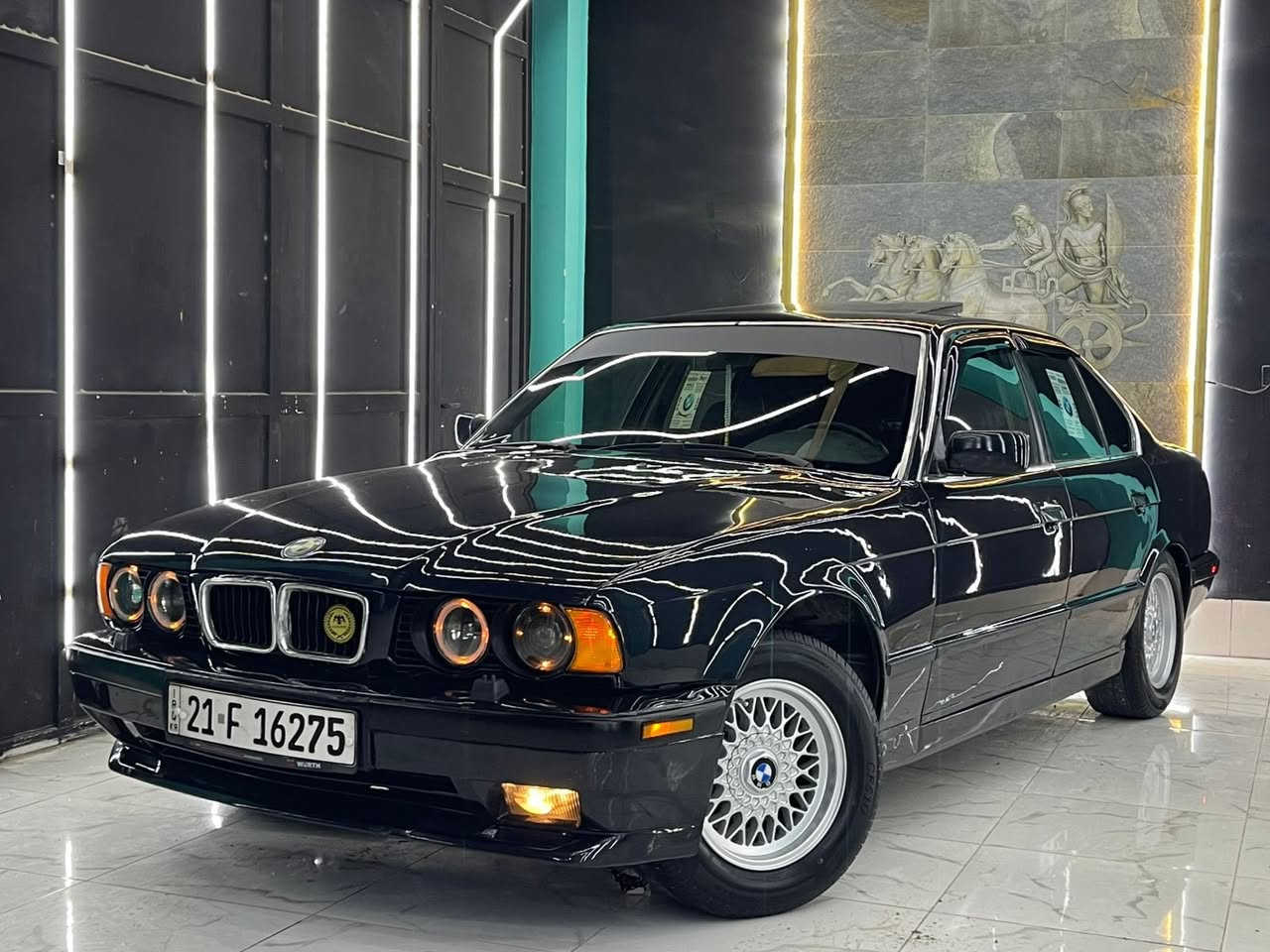 موديل 1990
تبريد 
سلايت 
جام كهرباء 
abs
بجم عريض 
لايتات عدسة 
صدر امامي خلفي جديد 
ويل خلية وتايرات جديد 
باتري جديد 
ضربة جاملغ خلفي بدون شاصي بدون داخل 
رقم سليمانية دولي وسنوية ماساقطة تحويل ثاني يوم 
السعر 65
***********      525ai كير عادي بلاد
