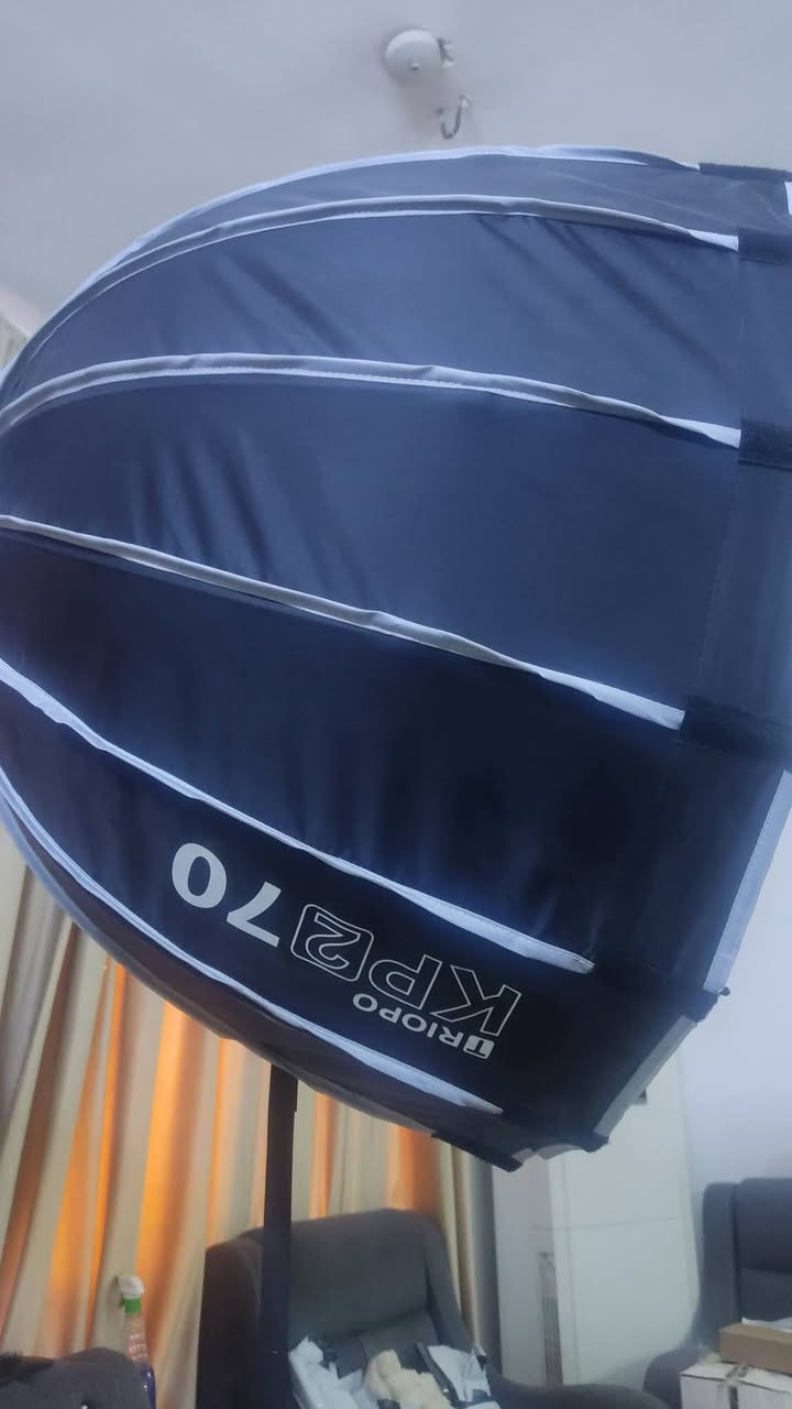 الوجبة الرابعة 
معدات تصوير كاملة درجة اولى كسر كارتونة عدا الكامرة 
شترها 1 كي او 2 كي يعندي جديدة هم للحجز والاستفسار 
يرجى مراسلة الصفحه او الواتساب ***********
