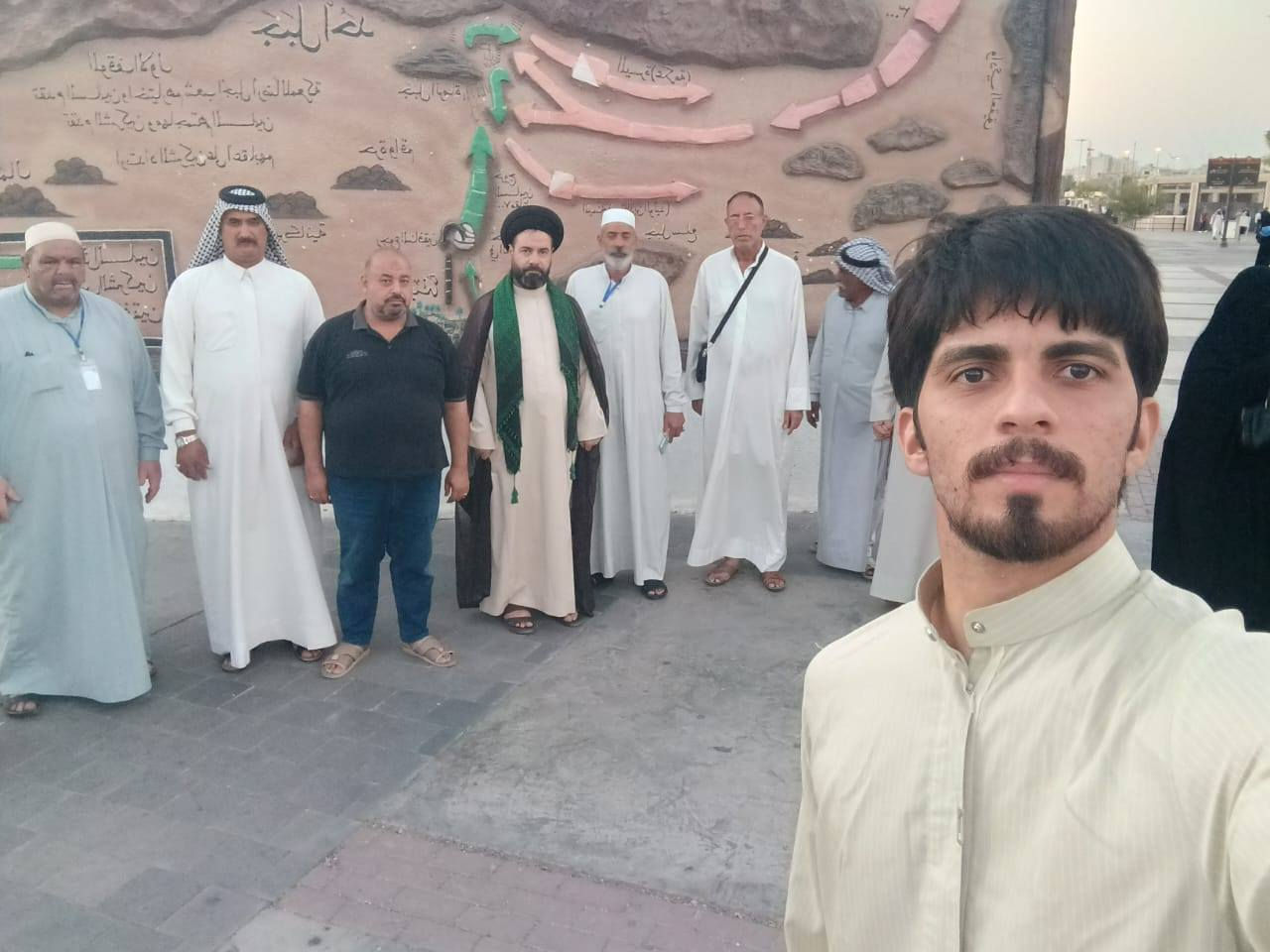 معتمرين مكتب أحمد الغرباوي
 الحجز والاستفسار ***********
