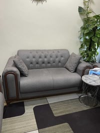 🔥 للبيع تخم قنفات مودرن أنيق 🔥  تخم مكون من:10 مقاعد اللون: رصاصي راقي...