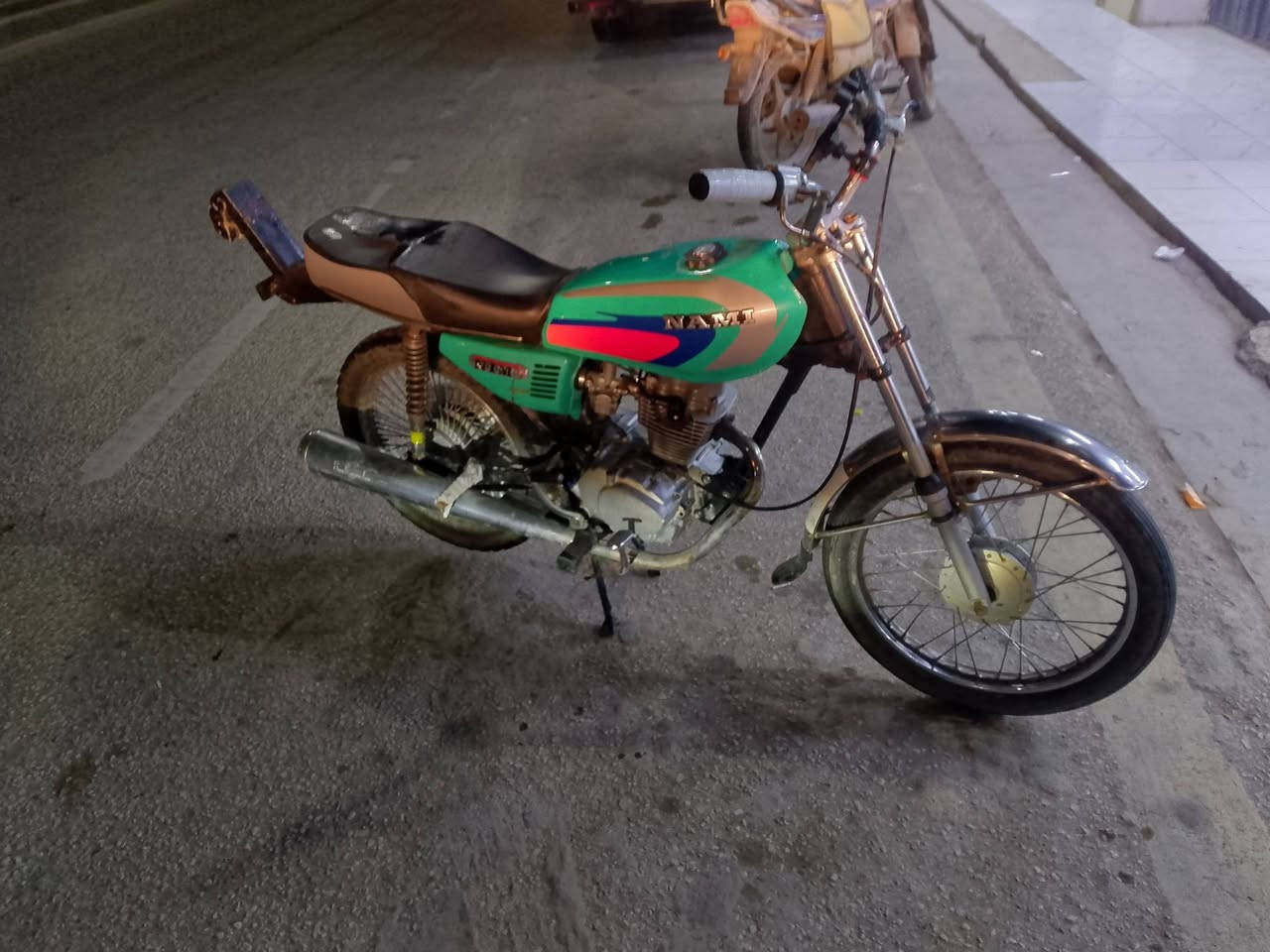 سلام وعليكم للبيع او مراوس درجه 4 كير ..كلك  دراجه تخبل شلعه ومعدل خير من الله  السعر 325وبيه مجال قليل  مكان كربلاء طريق الحسينيه الكنطره البيظاء. ***********

ملاحضه/ اذا مو شراي لا تكسر بل سعره لا تسمع كلام مو حلو
