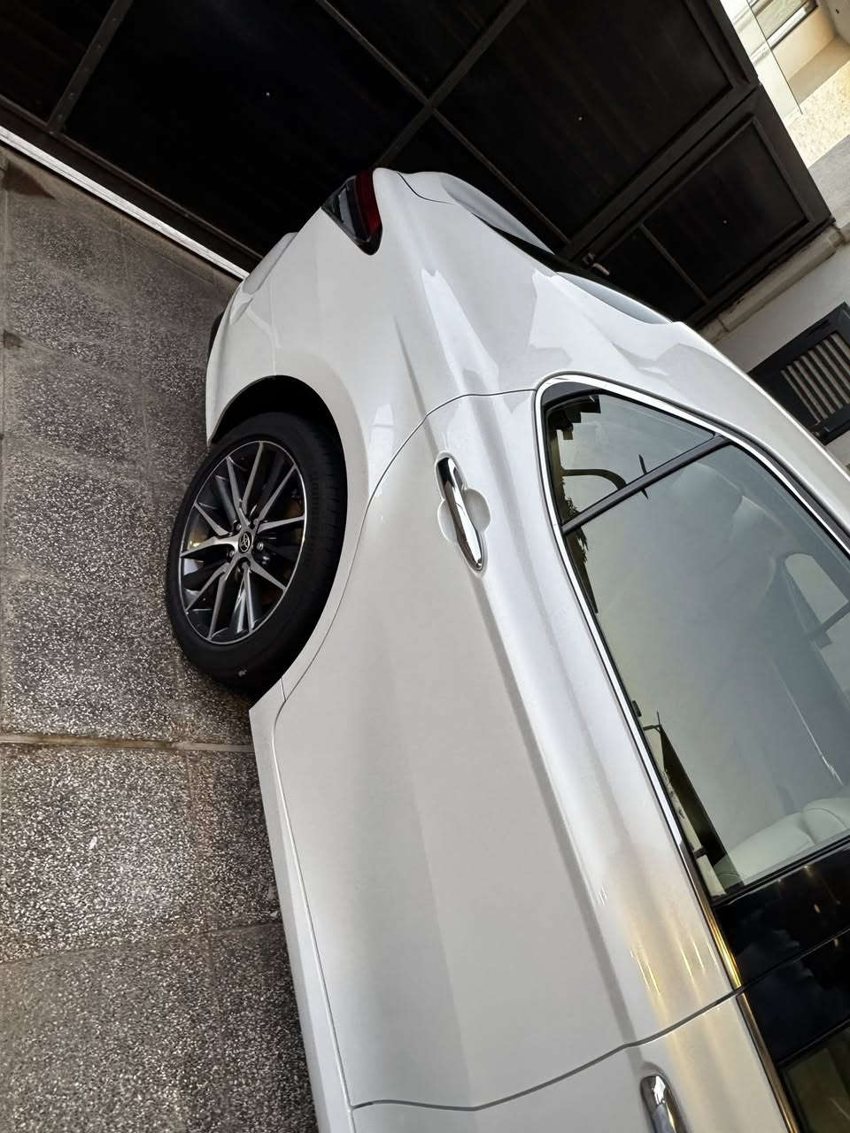 كامري بانزين  2023 كويتي المرغوب جداً
ماشية 50 الف 
مواصفات : 
محرك2500
حساسات امامي خلفي 
لايت زينون+ LED 
كشافات
ويل كاب 18 
مفتاح تشغيل بصمة 
الانارة الداخلية LED
المقعدين الأمامية كهرباء 
مثبت سرعة
المقعدين الأمامية تدفئة 
قطعتين تبريد 
هاند بريك كهرباء 
ABS
اوتو هولد 
اشارة في المرايا الحانبيات قابله للطي كهرباء
مخرج منفذ الطاقة 
زراكات ماء امامية للمازدات 
**كير محرك مكفول سياره على ايدي جديدة كلش 

رقم التلفون ***********
