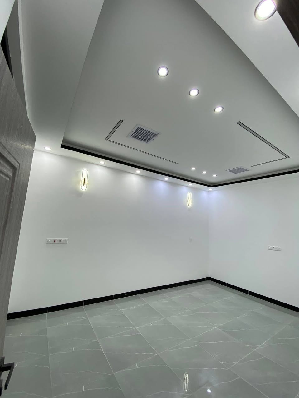دار للبيع على حديقه مساحه الدار 100 متر وسعر جدا جدا مناسب فقط 91 وبي مجال طابو صرف بسم شخص واحد الموقع كركوك حي الزوراء قرب صيدليه ابو ساره وقرب تنزيلات قمبله راسل خاص او واتس اب على الارقام التاليه او اتصل 

***********

***********
