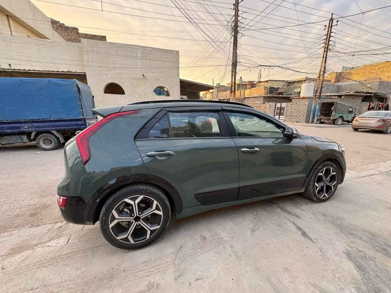 السلام عليكم
كيا نيرو بلكن  (هايبرد . كهرباء . شحن )موديل 2023  أعلى فئة بالنيرو تورنك  وارد امريكي 
السياره خير من الله نظافه وبيها مواصفات بعد احلا من السياره لون زيتوني 
السياره مرقمه وكامله رقم بغداد 
السياره حادثها باب + جاملغ + قمارة + اعمال تخريب بدون دواخل  مصبوغة صبغ عام 
ماشيه: 30 الف كيلو 
المواصفات 
كراسي تدفئة + تبريد 
بصمة
اشاير بالمري 
كشنات جلد و مخمل 
ترحيب دخول 
.نظام ايكو وسبورت قيادة
• شاشة كبيرة متصل 
• كاميرا خلفية
• حساسات خلفية 
• ⁠حساسات اماميه
 .اتو هولد
رادار امامي
• مانع تصادم
• محدد مسار
• تصحيح مسار
• مثبت سرعة
• مانع انزلاق
• بصمة تشغيل
• بصمة أبواب
• مري رادار
• نقطة عمياء
• شاحن وايرلس 
شاحنة بالكشانات 
• شاشة اعطال
• عداد ديجيتال متغير الوان
• اضوية امامية LED
• اضوية خلفية LED
• حساسات إضاءة
• إنارة تلقائية Auto
• نظام صوتي مميز 
• أوامر صوتية
• حساسات اصطدام
شفتات بلستيرن
تبريد قطعتين
قياده ذاتية
• بلوتوث
• مدخل USB + AUX
وبيها بعد مواصفات خير من الله
السعر 135 قفل ما يعجبك روح شوف السوك 
لاستفسار ***********
