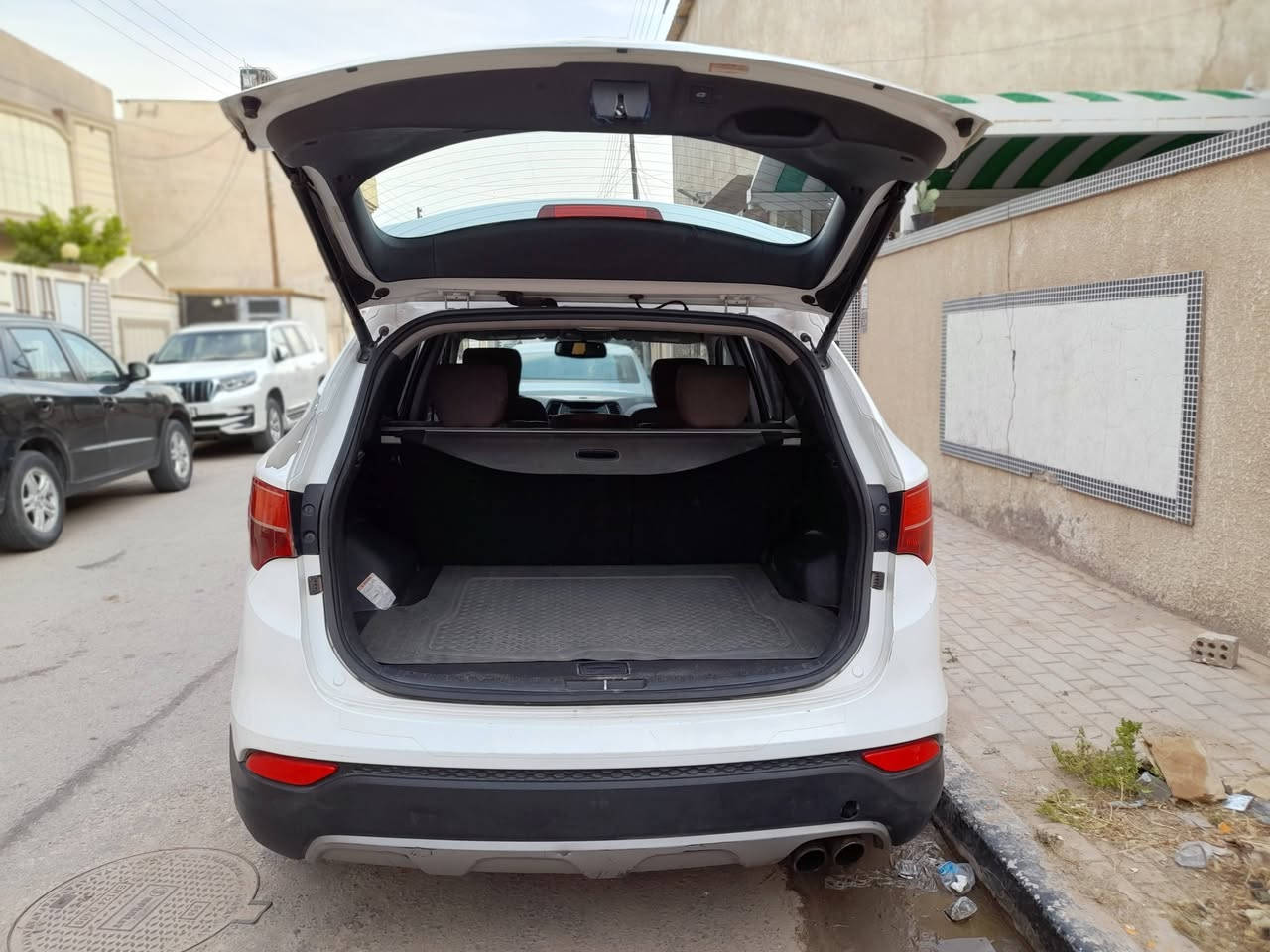 سياره سنتافي امريكي توربو موديل 2015  لون ابيض حادثها في الچاملغ الايسر وعندي انضربت بالچاملغ الايمن تبديل الچاملغين والبنيد ماشيه 136400 ميل مع المواصفات ادناه:
تدفئه وتبريد قطعتين
تدفئة كشنات اماميه
الكشنات الامامية كهربائيه
5 راكب
كشنات جلد
رادار
تحكم استيرن من الجهتين
كامرا خلفيه
ترحيب بالاضاءة في اليدات والمري
السعر 12000$
تلفون/ ***********
الموقع/كربلاء
واي معلومات اخرى بالخدمه ...
سياره سنتافي امريكي توربو موديل 2015  لون ابيض حادثها في الچاملغ الايسر وعندي انضربت بالچاملغ الايمن تبديل الچاملغين والبنيد ماشيه 136400 ميل مع المواصفات ادناه:
