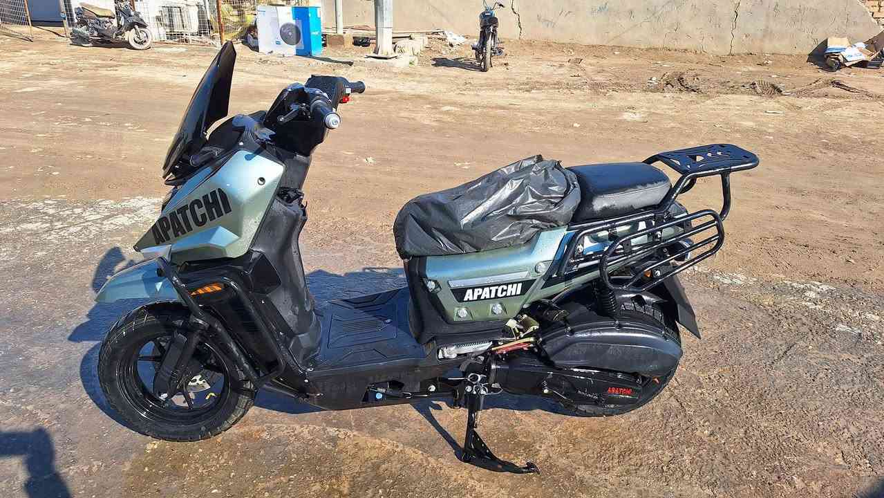 السلام عليكم ورحمة الله 
اباتشي 2025 الشكل الجديد اخر اصدار
مكينة 170 ما مفتوحة 
استعمال شهرين بس الدراجة على وضع الشركة 
دبل بصمه ودبل سويج تشغيل عن بعد ومانع سرقه
مابيها اي نقص ابد..... لايت وأشاير وبگ لايت كلها LED وبيها بومة بلادي ابيض واصفر
دبلات اثنين امامي واثنين خلفي 
تانكي 7لتر 
مكينة كلش ناعمة وتشغيل نگرة سلف 
درع جانبي حديد 
نضام جبلي أعلى من الدراجات الاوتوماتيك
العنوان قضاء الشامية 
*********** للاستفسار
