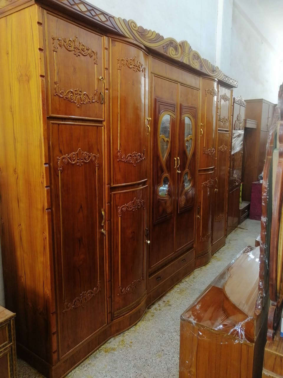 السلام عليكم غرفه للبيع ٦باب طابقين صاج ظهر جرجوبه نظيفه السعر ٨٠٠ الف وبيه مجال العنوان بعقوبه كاطون الرازي شارع ابو رباح قرب مرطبات لسيد مزاد ابو كرار الغريباوي *********** قرب جامع اسماء الله الحسنى
