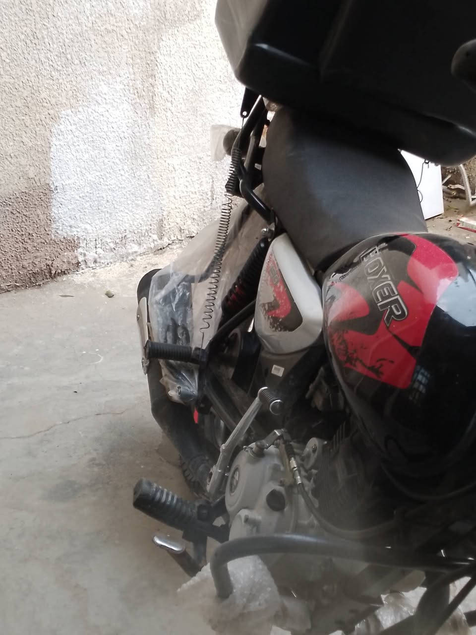 السلام عليكم
بوكسر 22 شكل لل23
الدراجه كفاله رقم بغداد
ماشيه 24الف 
كير مكينه مكفولات
صدر جديد 
تحويل ثاني يوم
السعر 2350 وبيها مجال حك الحجيه
مكاني بغداد حي القادسيه 
الدراجه هيا وصندوكها وغراضها تنباع
رقمي الي يريدها بخدمته
***********
