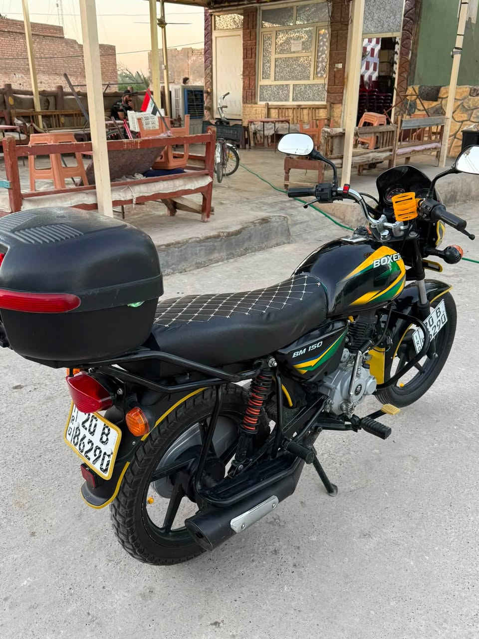 بوكسر. موديل 23دراجة بعدها زيرو  مكفولة من الشخط مرقمه انكليزي لوحتين
تجي وتشوف بعينك. دبل سويج. الدراجة العنوان. بعقوبة 

***********
