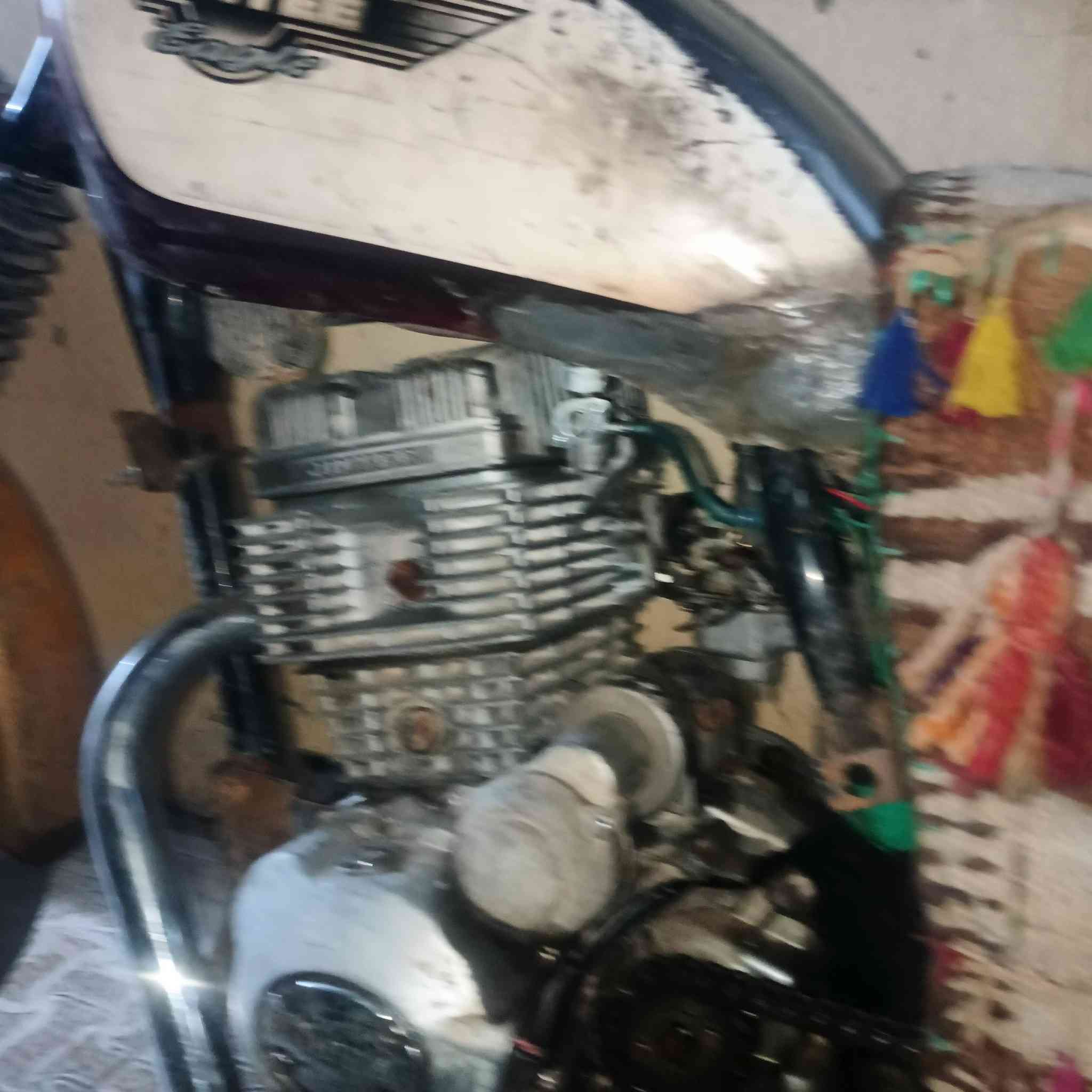 دراجه للبيع بسعر 150الف مكينه ناعمه تايرات جدد الدراجه بدون مكاني ديالى بلدروز ***********
