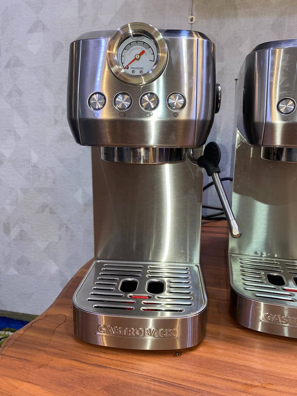 تتوفر مكائن القهوة ماركة 
Breville / Castropack
تفاصيل اكثر خاص يوجد توصيل


**إذا كنت صاحب هذا الإعلان وتريد حذفه لأي سبب، رجاءا أرسل رسالة إلى الدعم الفني**