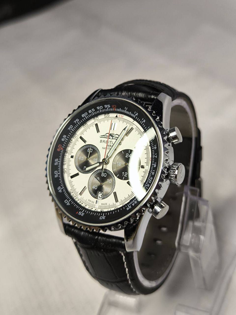 ساعة من ماركة برتلنغ Breitling
تحفة فنية 
مصممة للطيارين الحرفين والقباطن
مكينة كوارتز ستوبوج
جميع السناتر شغالة
ميناء مميزة مزودة بمنفذ تاريخ لامينوس اميال 
زجاج زفير مزرق 
رنك دوار 
جلد طبيعي 
الساعة مختمة بالكامل 

ملاحظة ؛- متوفر قطعة واحدة فقط 
السعر : 35 ع اول تم
 للحجز والاستفسار يرجى مراسلة الصفحه


**إذا كنت صاحب هذا الإعلان وتريد حذفه لأي سبب، رجاءا أرسل رسالة إلى الدعم الفني**