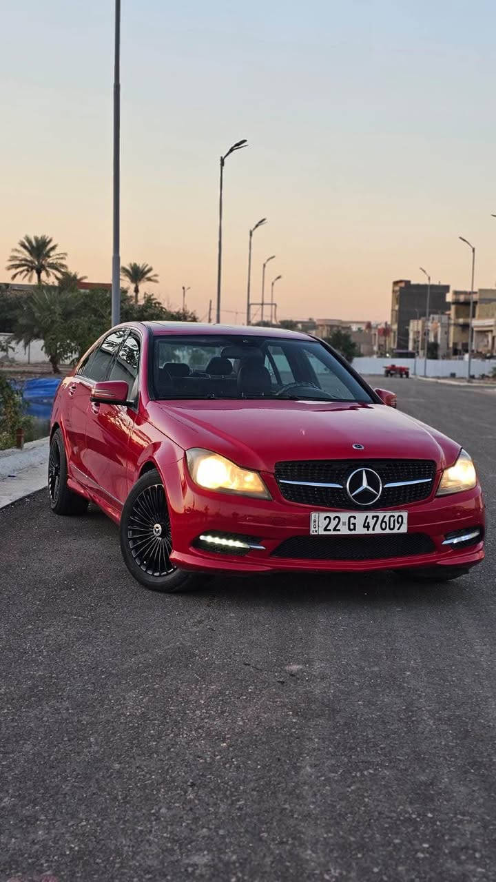السلام عليكم ورحمة الله وبركاته 
مارسيدس ٢٠١١ محدثه دعاميات ٢٠١٤ 
فول مواصفات محرك ٦ سلندر كير محرك مكفول 
صدر وتخم تاير جديد 
سياره صار بيه جراد بالصبغ وضبغته على ايدي
السياره كفاله من حادث واي ضرر 
بيع او مراوس حسب القناعه
والسعر مناسب جدا ١٠٨ وبيه مجال بعد معاينه 
عنواني بغداد 
***********
*********** بغداد, العراق
