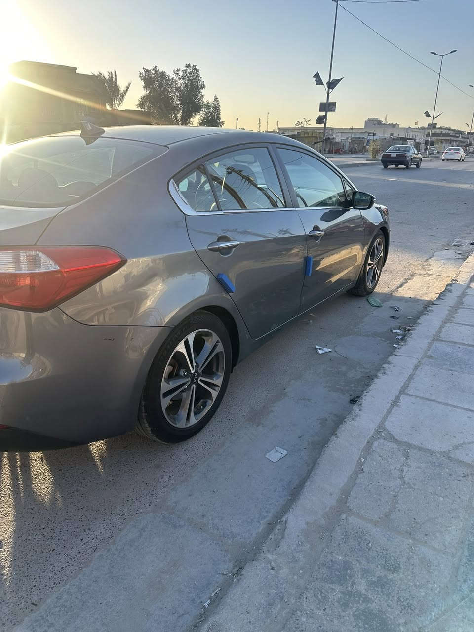 السلام عليكم  كيا فورتي موديل ١٦ ٢٠وارد أمريكي رقم بغداد  ١١٥ $ وبيه مجال ***********
