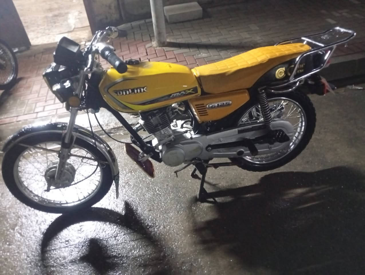 سلام عليكم ماطور للبيع اربعه كير محرك مامفتوح موديل19 كهربائيات شغال
***********
