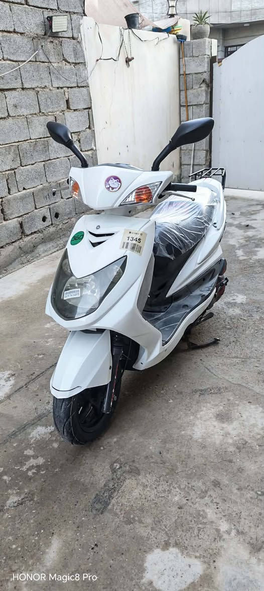 السلام عليكم
دراجه سكنس فحل 
الدراجه خير من الله شلعه ومعدل 
الدراجه نازله رمبه شهر ال ١١ تخم تاير جديد 
السعر 1150 وبيها مجال مكاني ديالى بعقوبة 
*********** اتصل وتدلل
