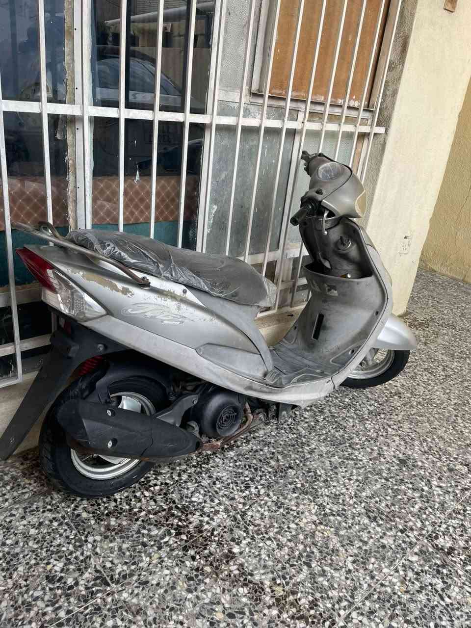 سلام عليكم ماكس منغوالي البيع دراجه كامله كمله بلادي كهربيات كله شغاله سعره550          ***********
