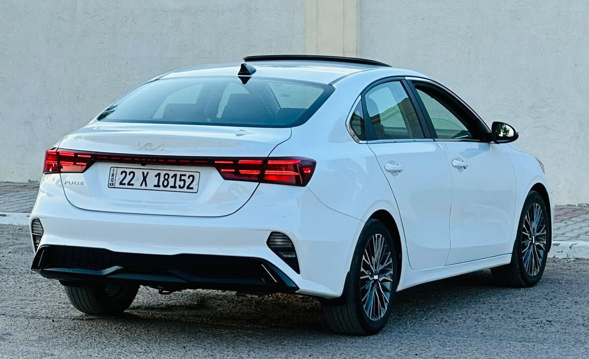 سلام عليكم كيا فورتي 23 رقم شمالي فول مواصفات سياره ماشيه 40 شرط تحويل صور حادث بلمنشور  مكان سياره بغداد شالجيه  سعر 168وبيه مجال كلش بصيط الاستفسار  تصال  ***********
