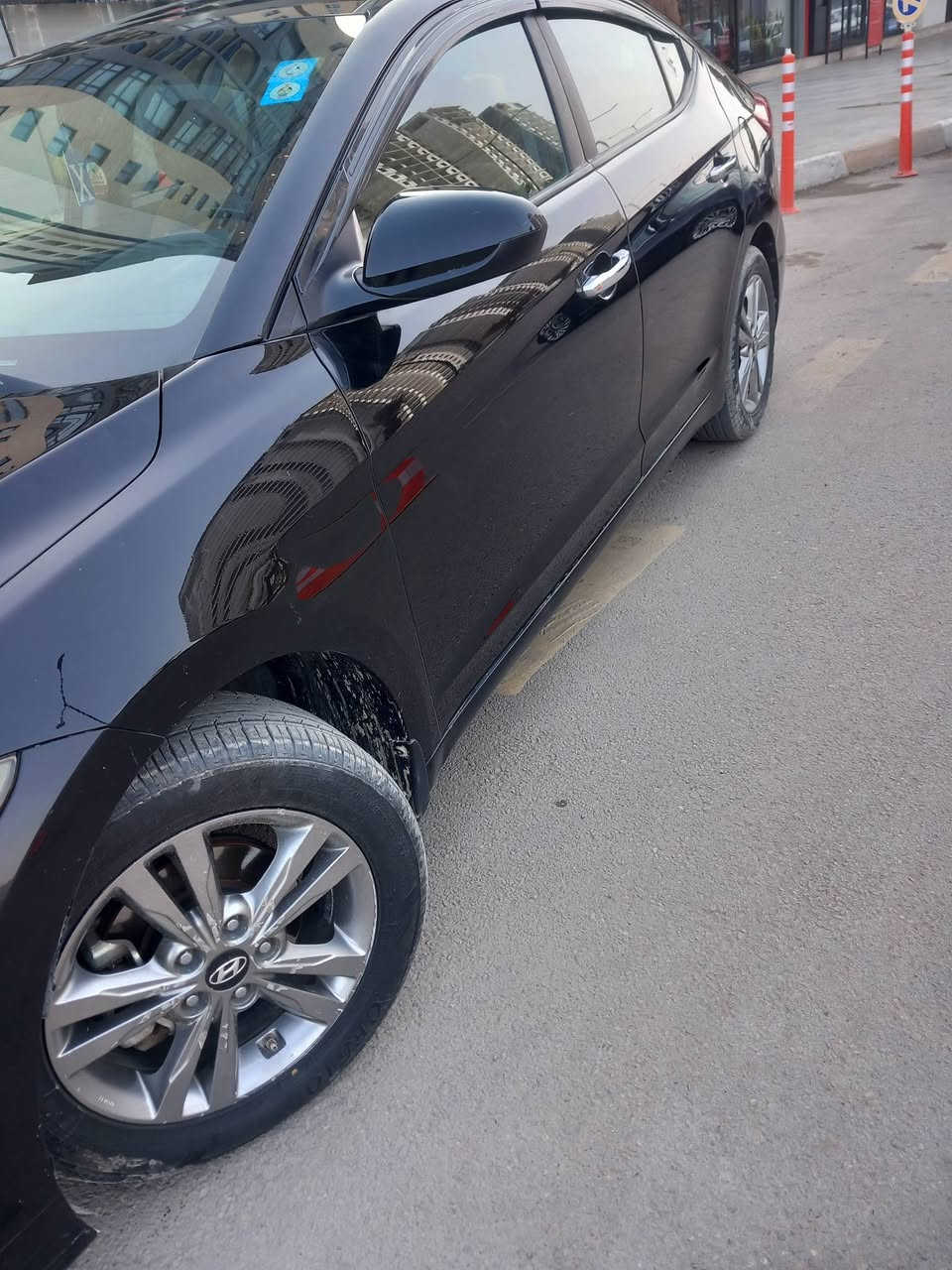 سلام عليكم النترا مديل 2017 السيارة فول لمتد 3 انضمه قيادة رادرات كشنات تدفئه تبريد السيارة فول ميحتاج اذكر مواصفات حادثهة خلفي السيارة ليبل واحد مبدل فقط حوض السبير مثل مموضح بصورة بدون ايرباك ماشيه 90 مكان السيارة حي الجهاد قرب مجمع السلام السعر 118 وبيهة مجال صور الحادث مرفقه *********** متوفر واتس خاص ما اجاوب
