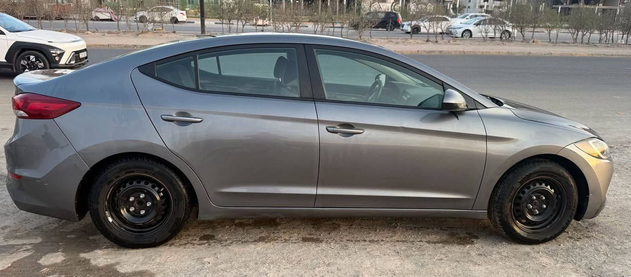 سلام عليكم
النترا 2018 وارد امريكي ضربتها فقط بنيد ومبدل يعني قطعه وحده مبدله والباقي كفاله رقم ذي قار رقم الجديد سيارة جاهزه من كلشي تبريد قبل اسبوع سويته حداديه قبل شهرين وبدلت تخم تاير يعني السياره نضيفه وجاهزه السياره موجوده بالبصره 
انه مكلف بالنشر 
اتصال/ ***********
