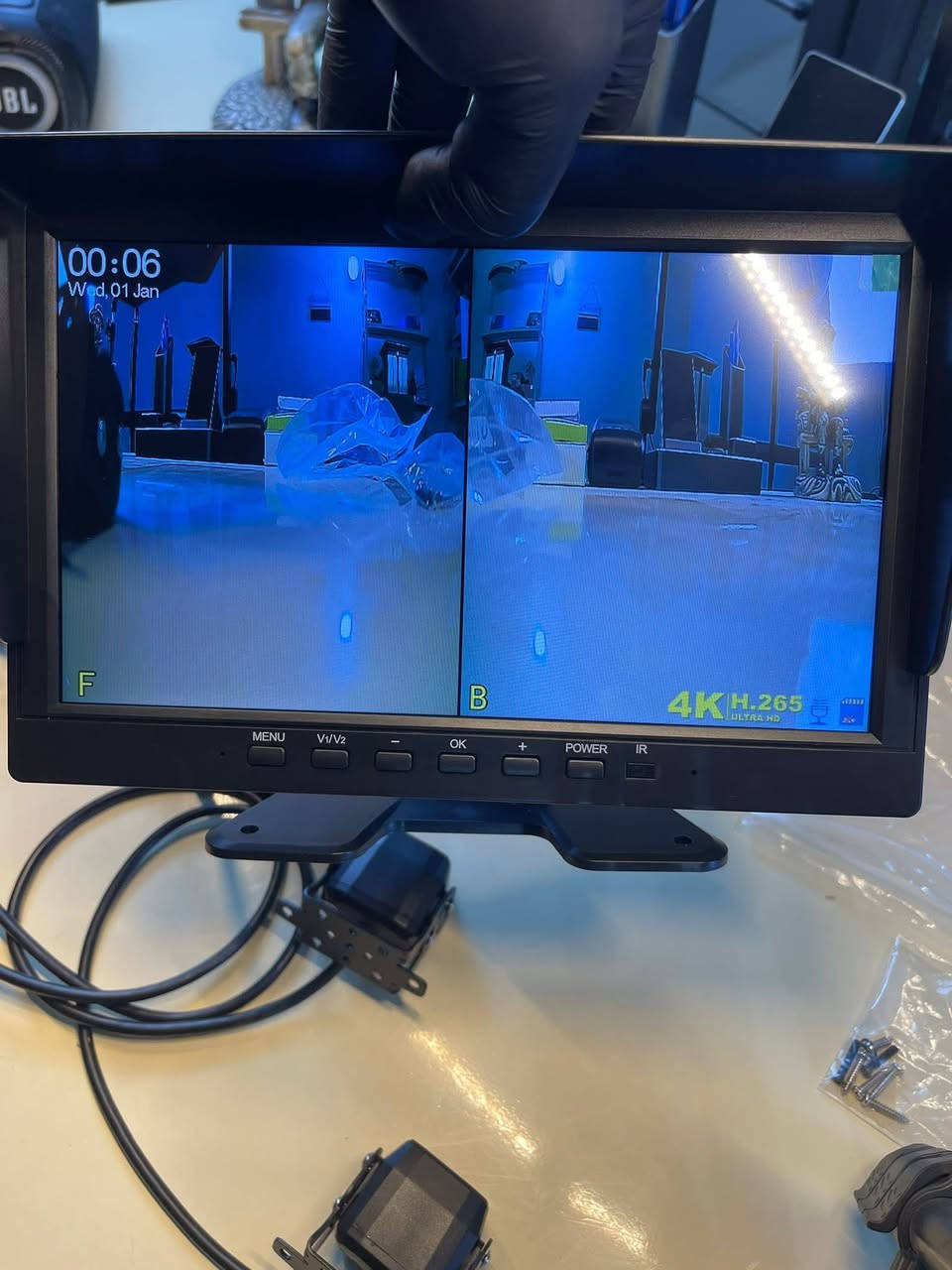 - لاصحاب الحاصودات والتراكتور والمكائن الزراعية 
- شاشة وكاميرا عدد ( 4 )  ( خلفية او جانبية  حسب الرغبة والاحتياج او انعدام الرؤيا للمناطق الحرجة )
- حجم ( 7 انج ) لملاحظة المناطق الصعبة 
- تسجيل طول الرحلة وامكانية عرض التسجيل 
- تحكم ريموت كونترول ! 
-كاميرا بدقة متناهية (1080)  ميغا بكسل 
- رؤية  ليلية اوضح بالاشعة تحت الحمراء 
- السعر 120 الف 
-  متوفر خدمة توصيل 🚚
- فضلا وليس امراً متابعتكم لصفحتنا ليصلكم كل ماهو جديد ☺️🌹


**إذا كنت صاحب هذا الإعلان وتريد حذفه لأي سبب، رجاءا أرسل رسالة إلى الدعم الفني**