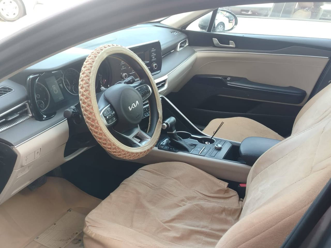 كيا خليجي سياره جديده محرك 2000 موديل 23رقم معوقين مثنى بسم ولد شاب السعر 170 ***********
