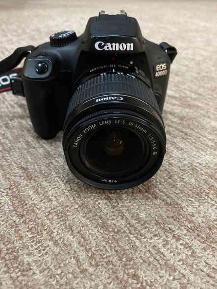 السلام عليكم 
كاميرا كانونEOS 4000D للبيع 
للعلم الكاميرا قليلة الاستخدام جدآ ونضيفة
وكل مرفقاتها بالصور مع رام 32 گيگا
السعر 290 الف وبها مجال
اي استفسار على الواتساب ***********
