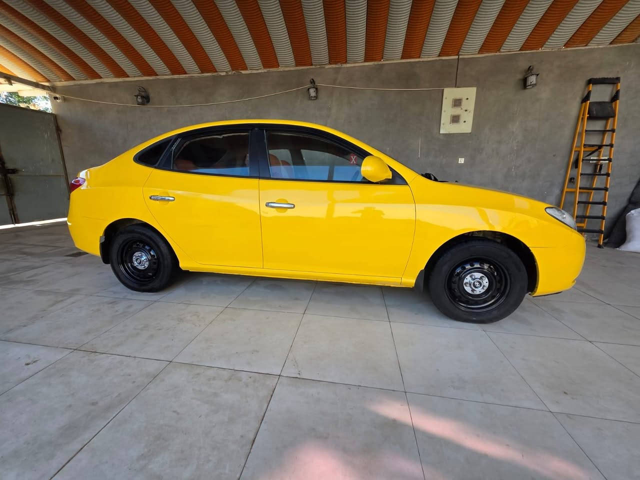 السلام عليكم للبيع النترا 2011 خليجي محرك 600 دكشن عالي السياره جديده وحلا من الصور مكانه ديوانيه  اني مكلف بنشر هاذه رقم صاحب السياره ***********
