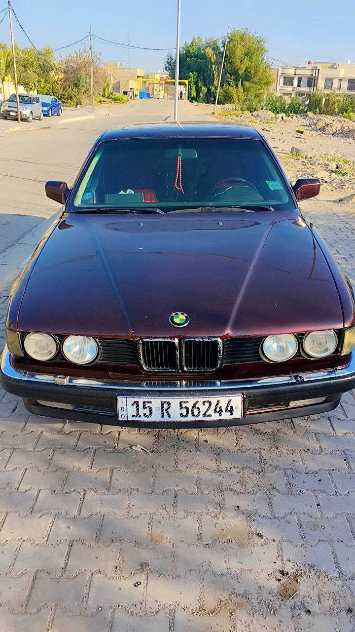 السسلام عليكم
BMW * 
* 735 مفتوح مو مسكر v6 سلندر
* موديل 1993
* كير عادي نمره طويله 
* سياره بأسمي تحويل مباشر مشروع وطني
* سنويه لل31 هزه جديده رقم جديد انكليزي
* كير مكينه كفاله صدر خلفي امامي جدد 
* سياره نضيفه لا ضربه ولا خياس مصبوغه صبغ عام جماليه تخم تاير جديد 
* مكاني واسط كوت السعر ( 48)
 
* تفاصيل اكثر اتصل عل رقم ***********
