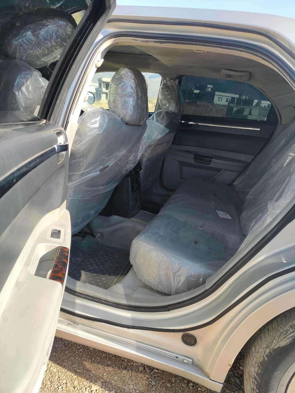 سلاو
ئؤباما ٢٠٠٩
فرؤشتن و گؤرينةوة لةسةر دل گرتن 
مةكينة هيمي ٨ بستن
ساغ ساغ
فوول فوولة
نةقسي مواسةفاتي نييية
هةموو گياني بةشةرت
گير و مةكين و كارةباي بةشةرت
مووس و براوةي بةشةرت
سةقف و حيزام بةشةرت
يةك چةمةلةخي دواي سةكن بستيكي پيوةية ماباقي هةموو گياني جاهيزة و بةشةرتي فةحس
زوور بةقوةتة ماشاااللةً
سعري ٥٨ مةجال
شوين پيرةمةگروون
*********** دخان, السليمانية
