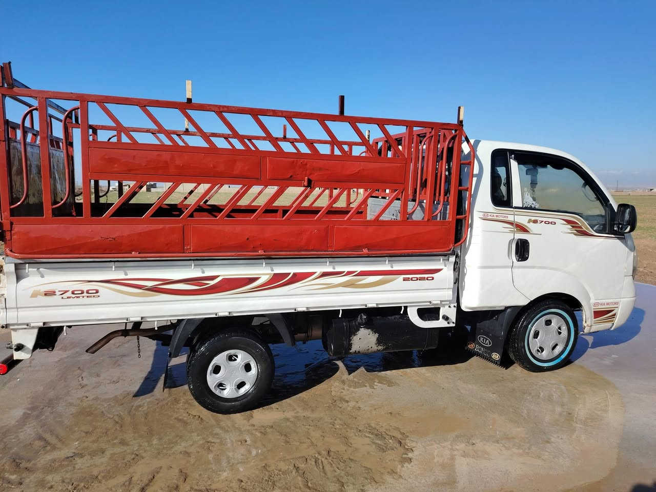 كيا للبيع رقم نينوى موديل 2012 كلشي شرط شاصي اكسن معمره جديد السعر خاص ***********
