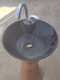 مغسلة كاملة • النجف