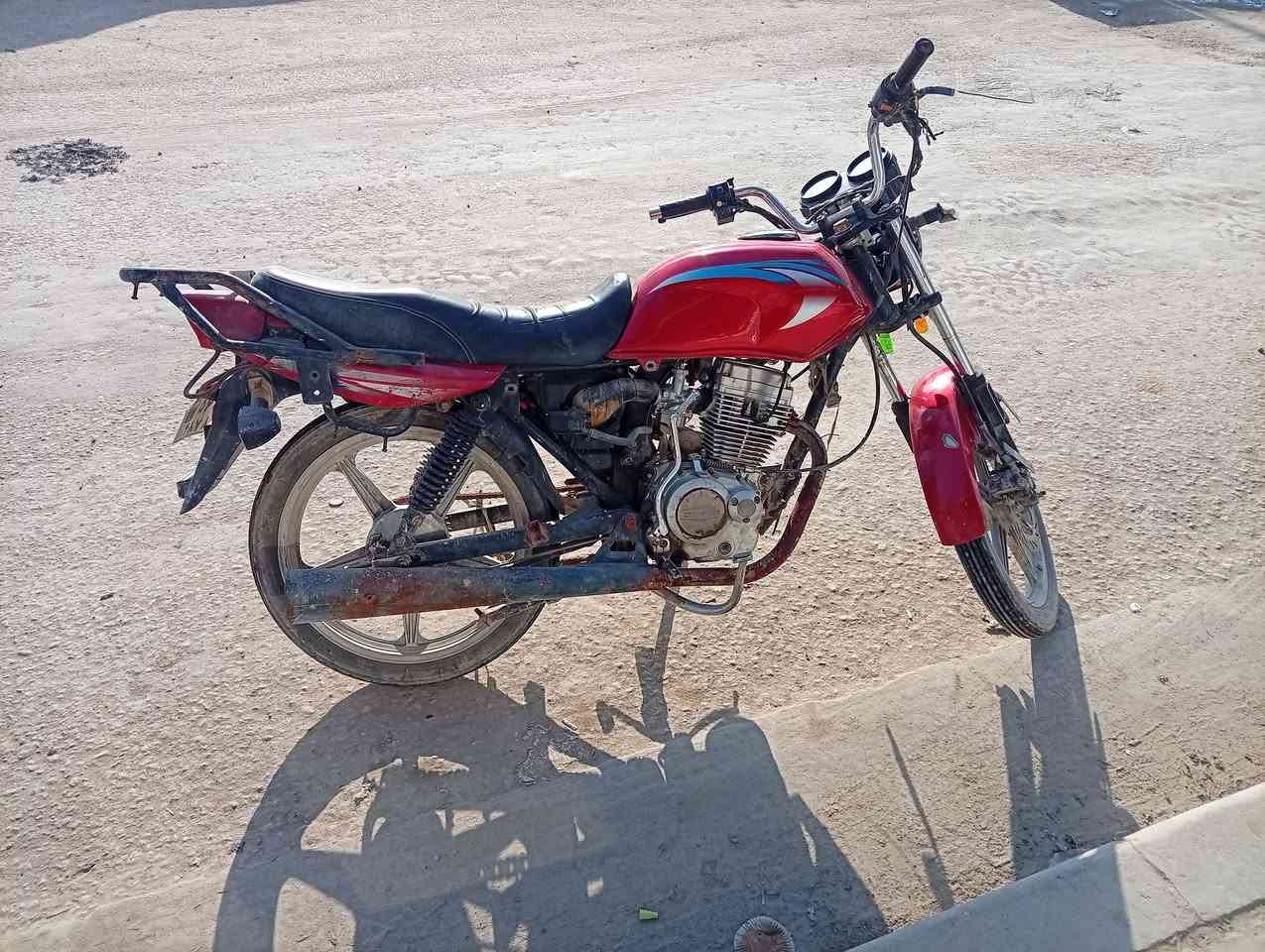 دايون عظم للبيع 350 كلك كلك كلك . موديل 19 للبيع او مراوس بدراجه اوراق المكان حله يم جسر نادر للاتصال *********** بي واتساب
