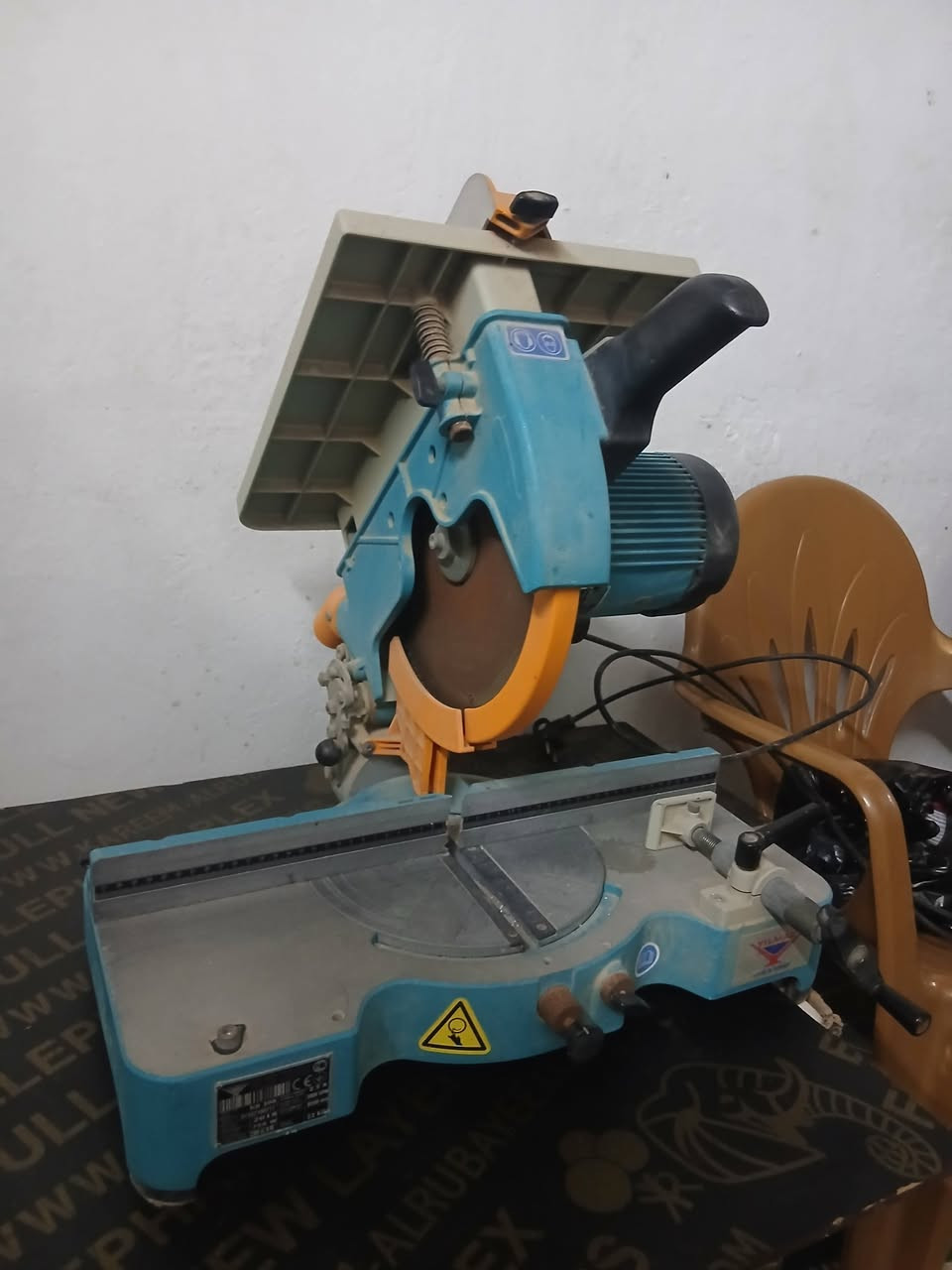 كتر يلماز حجم 300ملم نضيف جدا
موديل حديث 
***********
