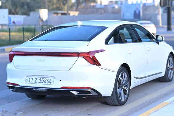 سيارة كي 8 موديل 2023 وارد امريكي حادث جاملغ امامي بدون دواخل محرك 1600 تيربو هاي برد فول مواصفات ما عدا الفتحة كير ماوس كاميرات ايمن وأيسر رادارات  رقم بغداد الدولي السعر 175 وبيها مجال الشراي يتصل مامتواجد على الفيس مكان السيارة بغداد البلديات تلفوني *********** بغداد
