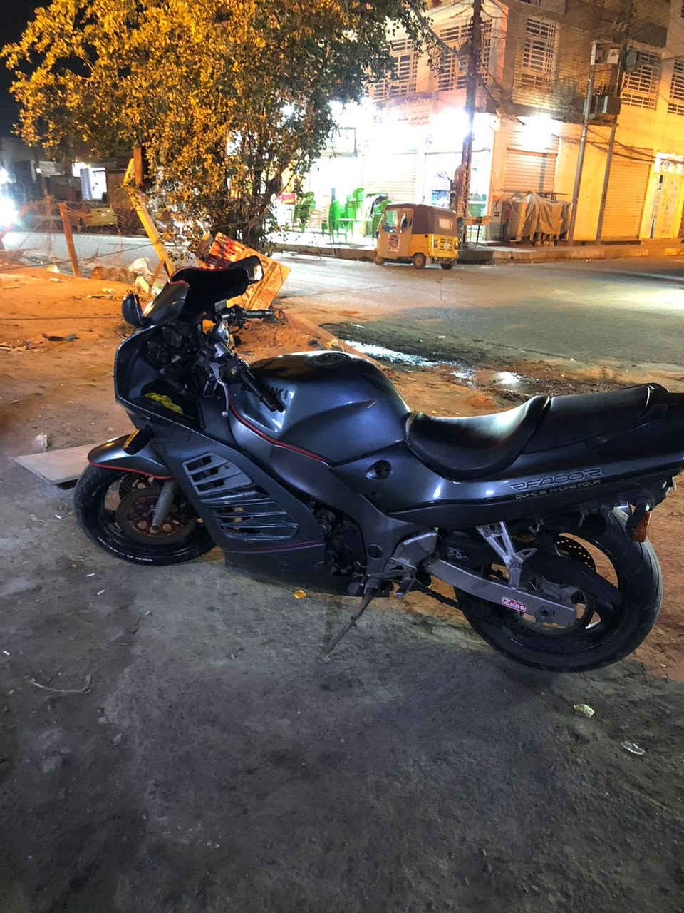 سلام عليكم بطح قرش مكينه400 الدراجه كامله خير من الله مكفوله مكينه او شاصي او اوراق كامله ومدفوع كمرك المكان بغداد حي اور السعر1400 وبيها مجال حك الجيه الرقم***********
