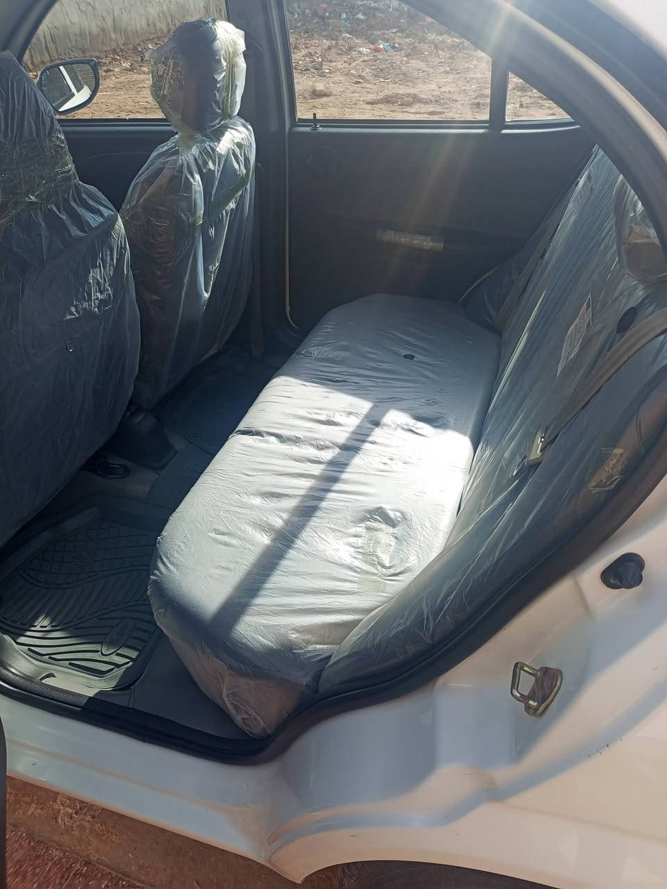 السلام عليكم ساينا موديل 22 حره مكفوله كفاله عامه ماشيه 40الف  تحويل مباشر  السعر 74 وبي مجال العنوان ناحيه الوحده قرب مجمع بسمايه أو العزيزيه /***********
