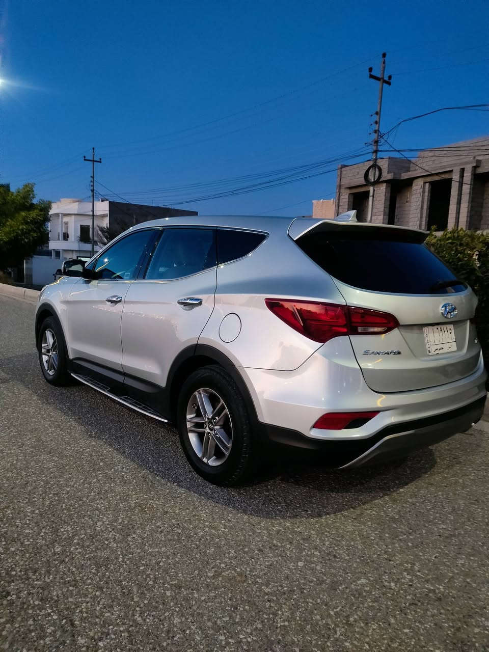 السلام عليكم سياره سنتافيه سبورت للبيع
موديل 2017
ضرر دعاميه خلفيه من امريكا
وباقي السياره مكفوله
مواصفاتها فورويل وبعد بيها مواصفاتها 
السياره ماشيه 87الف ميل 
محرك 2400
السعر 165 وبيها مجال 
للتواصل متوفر خاص
رقم الهاتف:***********
