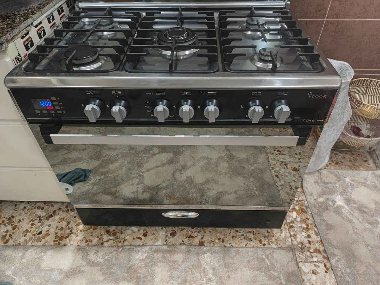 طباخ خمس عيون  قياس 60/90 نوزل سيفتي حمايه اطفال صناعة يونيون اير  ايطالي تجميع مصري طباخ مابي اي عطل اخو جديد نظافته مبين بالصورة


**إذا كنت صاحب هذا الإعلان وتريد حذفه لأي سبب، رجاءا أرسل رسالة إلى الدعم الفني**