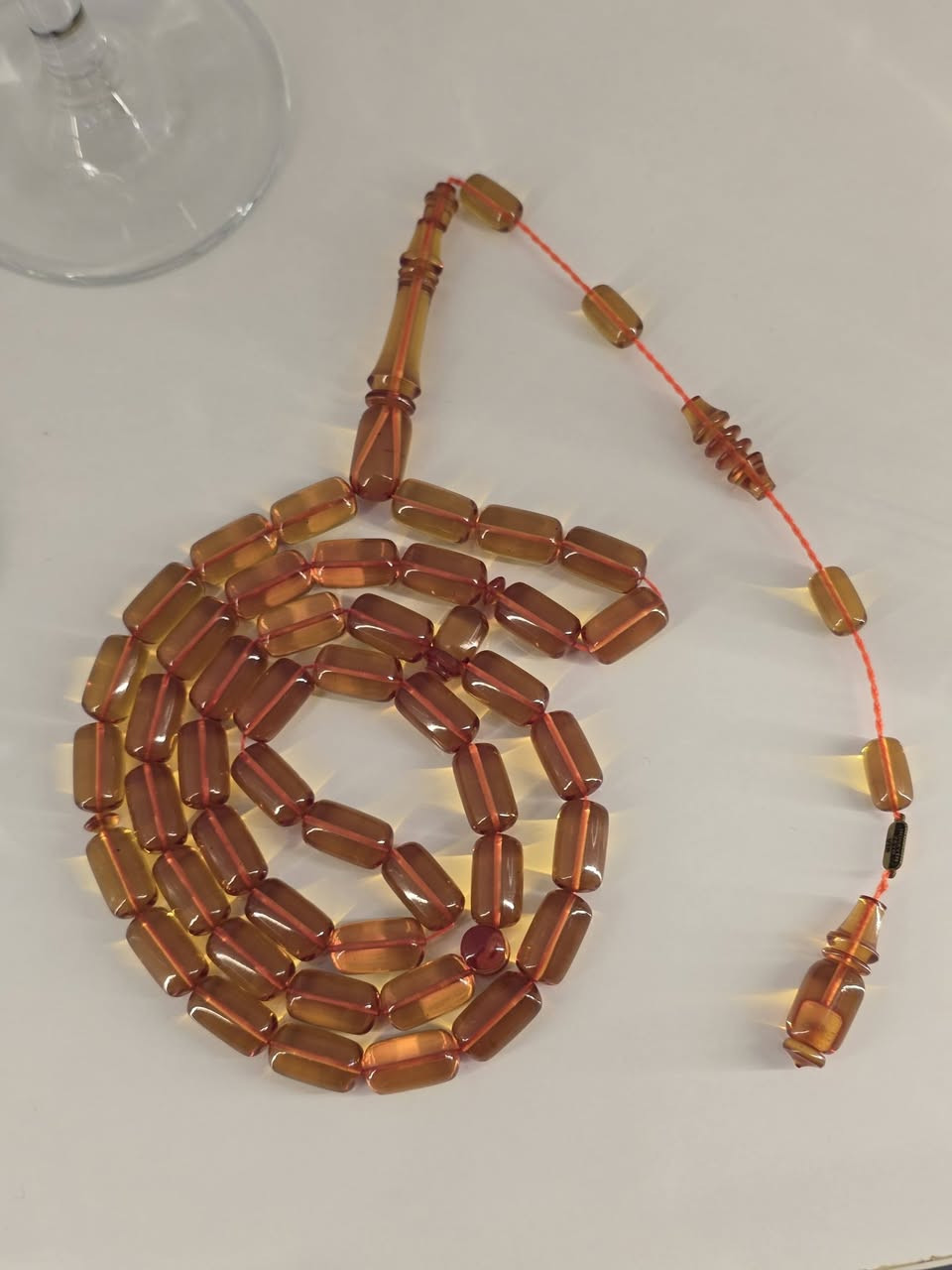 السلام عليكم فاتوران شفاف ذهبي تخريم سوبر جراخة يدويه تمليكه لوكو وتوقيع عدد الخرز 45خرزة وشاهد سبير ايضاً دبل فاصل السعر 85الف للطلب الرقم ***********واتساب
